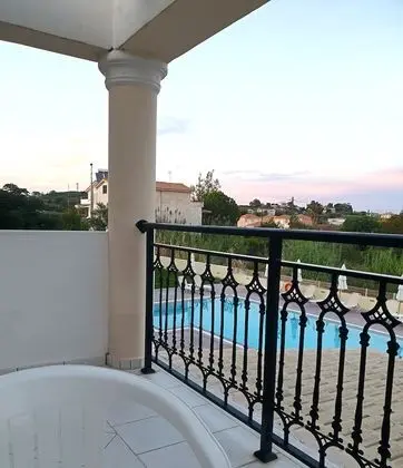 Superior Stüdyo, Balkon, Havuz Manzaralı