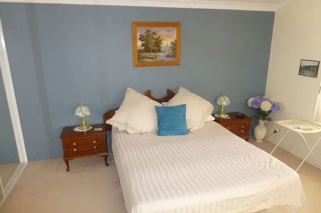 Standard Oda, Sigara İçilmez, Ortak Banyo (Renee Room 1 - Queen)