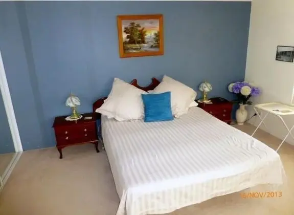 Standard Oda, Sigara İçilmez, Ortak Banyo (Renee Room 1 - Queen)