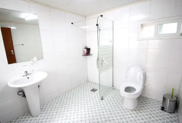 Family Dört Kişilik Oda, Ortak Banyo
