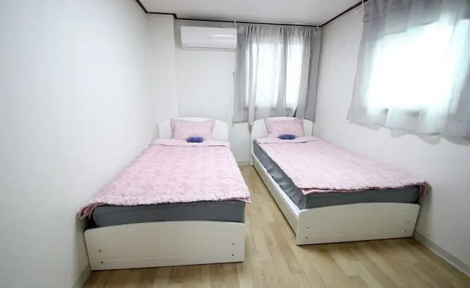 Standard Dört Kişilik Oda, Ortak Banyo