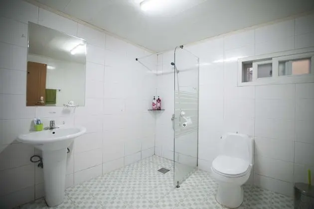 Standard Dört Kişilik Oda, Ortak Banyo