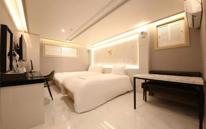 Oda (Premium (twin available for Netflix))