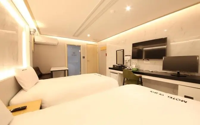 Oda (Premium (twin available for Netflix))