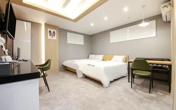 Oda (Premium (twin available for Netflix))