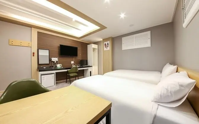 Oda (Premium (twin available for Netflix))