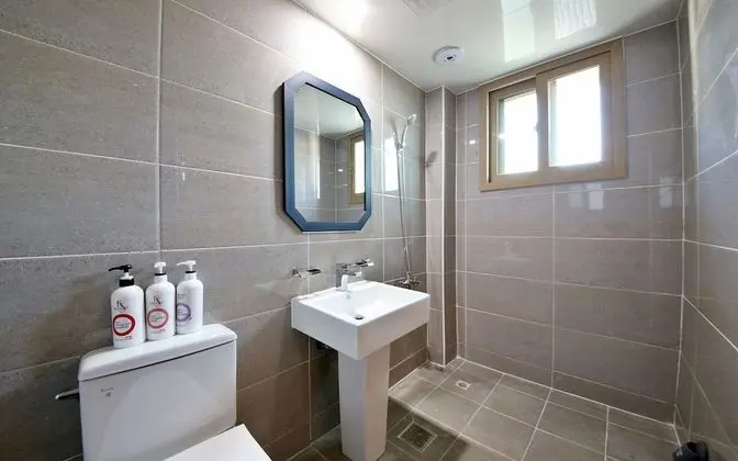 Oda (Premium (You can watch Netflix))