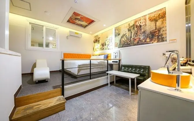 Oda (Standard Room (Netflix Available with)