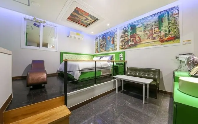 Oda (Standard Room (Netflix Available with)