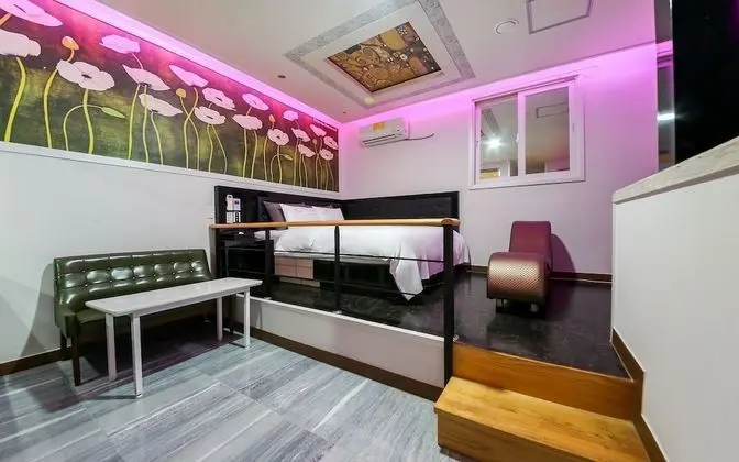 Oda (Standard Room (Netflix Available with)