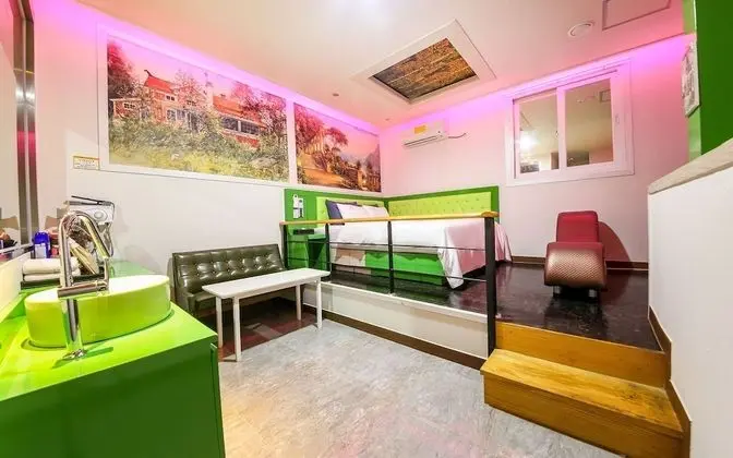 Oda (Standard Room (Netflix Available with)