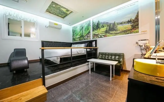 Oda (Standard Room (Netflix Available with)