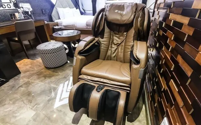Oda (Special (Massage chairs Netflix avail)