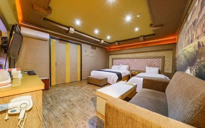 Oda (Deluxe room (Netflix available))