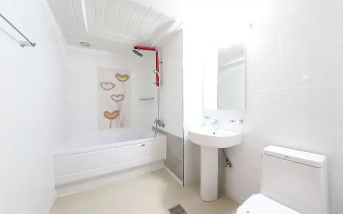 Oda (Ondol (private room Netflix available)