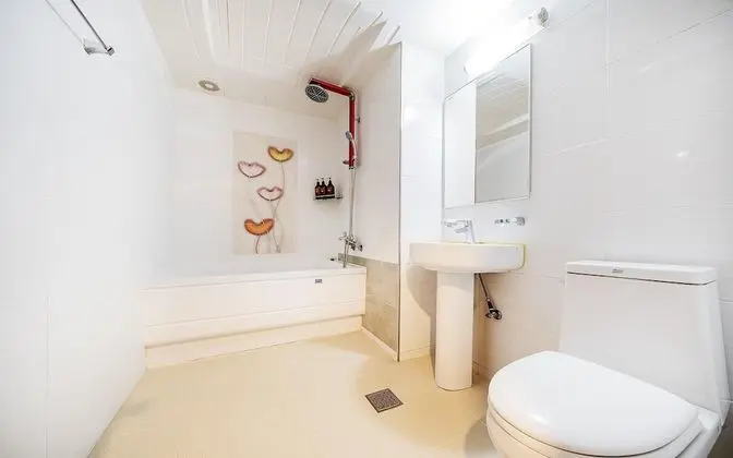 Oda (Ondol (private room Netflix available)