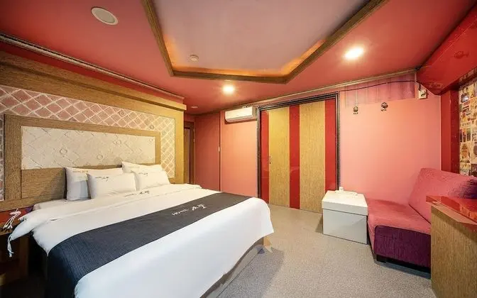 Oda (Standard Room (Netflix Available))