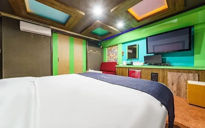 Oda (Standard Room (Netflix Available))