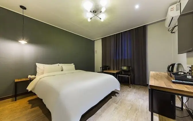 Oda (Standard (hotel bedding latex bed))