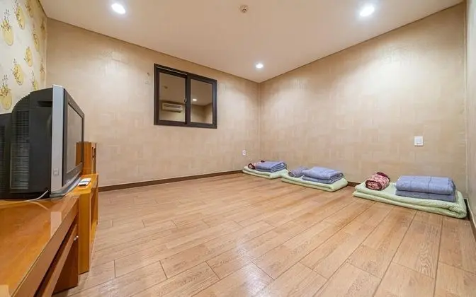 Oda (Ondol (additional fee of 20000 KRW pe)