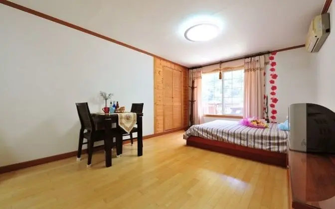 Oda (Daisy (Couple Room Bed Room))