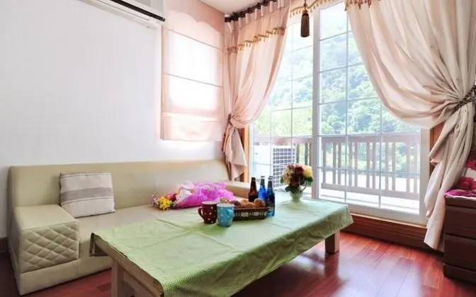 Oda (Rosemary (room bedroom))