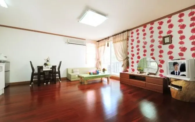 Oda (Rosemary (room bedroom))