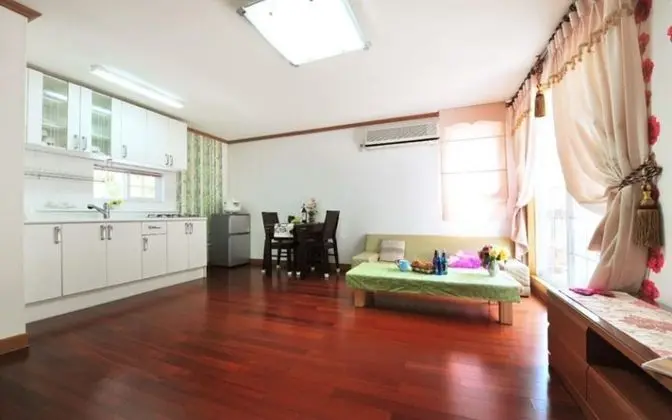 Oda (Rosemary (room bedroom))