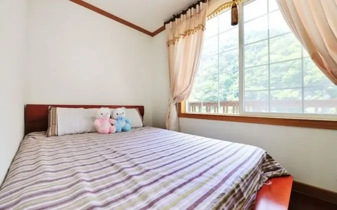 Oda (Rosemary (room bedroom))