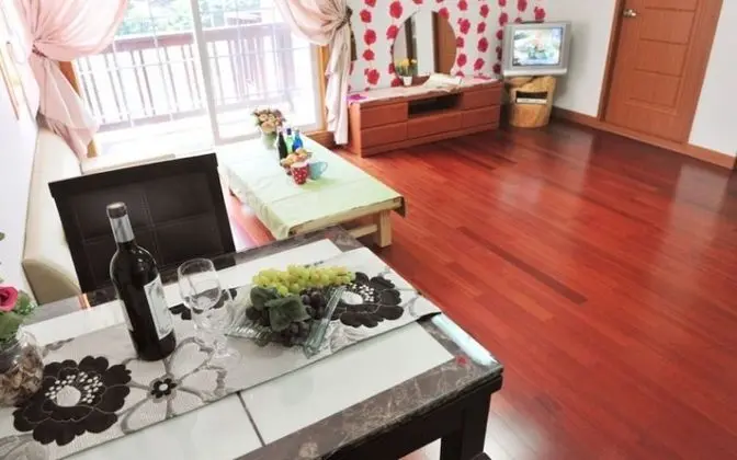 Oda (Rosemary (room bedroom))