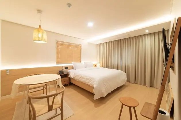 Deluxe Tek Büyük Yataklı Oda