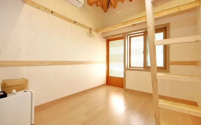 Oda (Star Attic Room 1)
