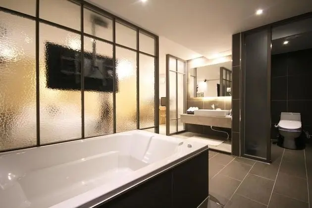 Oda (Premium (2 person whirlpool bathtub))