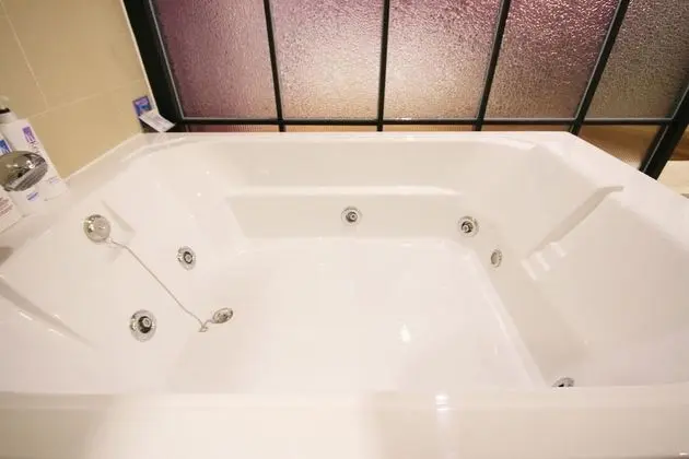 Oda (Premium (2 person whirlpool bathtub))