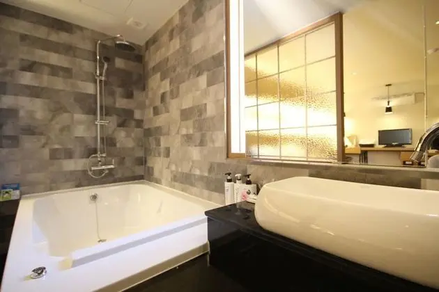 Oda (Premium (2 person whirlpool bathtub))