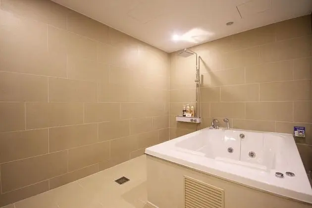 Oda (Premium (2 person whirlpool bathtub))