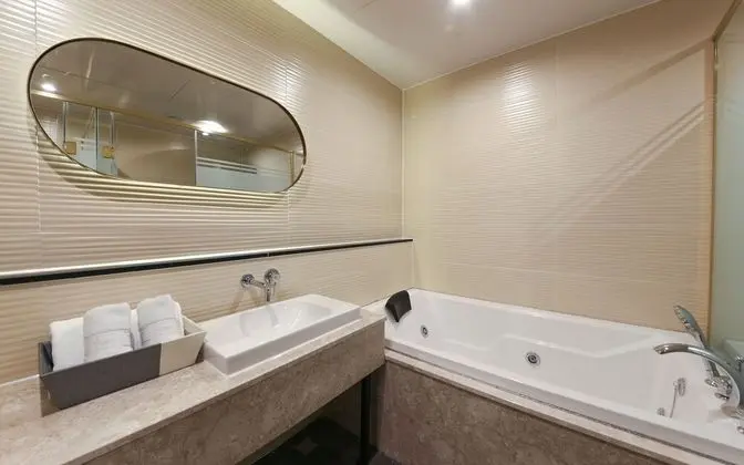 Oda (Hanok (Netflix available equipped wit)