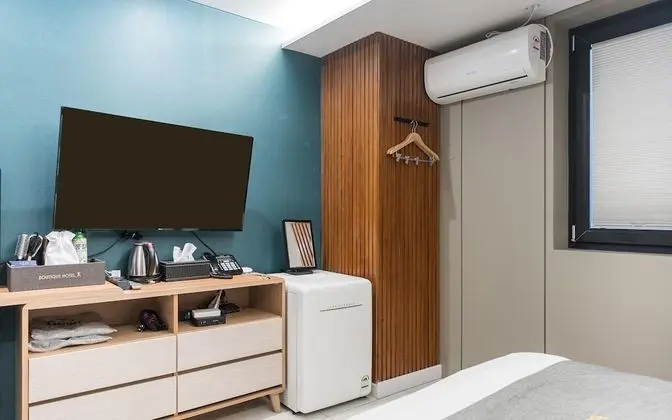 Oda (Deluxe (air purifier / office pc avai)