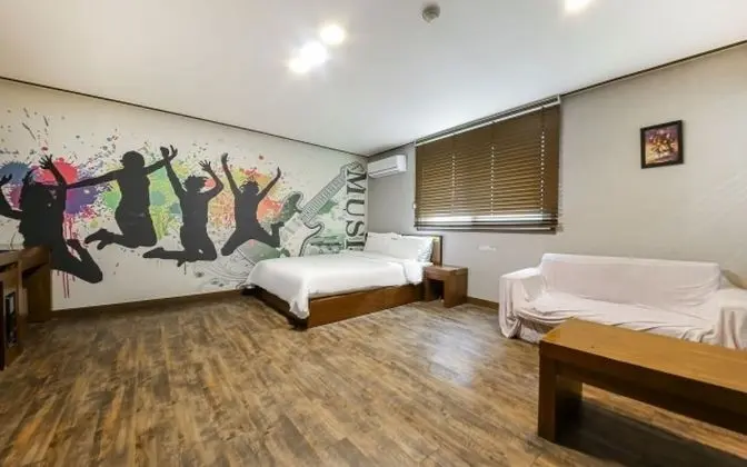 Oda (Special room (watching Netflix))