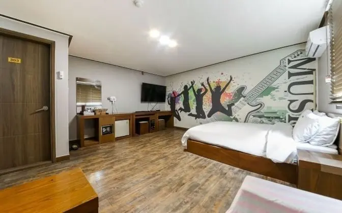 Oda (Special room (watching Netflix))