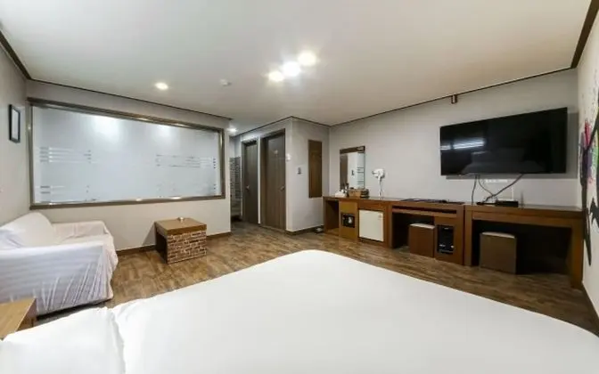 Oda (Special room (watching Netflix))