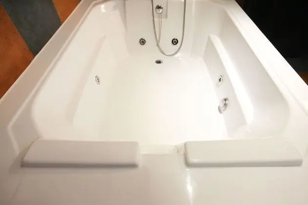 Oda (Premium (Two-person bathtub Wave Netf)