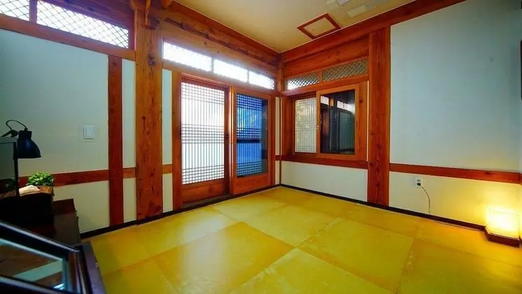 Tek Büyük Yataklı Oda, Japon Şiltesi, Sigara İçilmez, Özel Banyo (1F, Ondol- A Type)