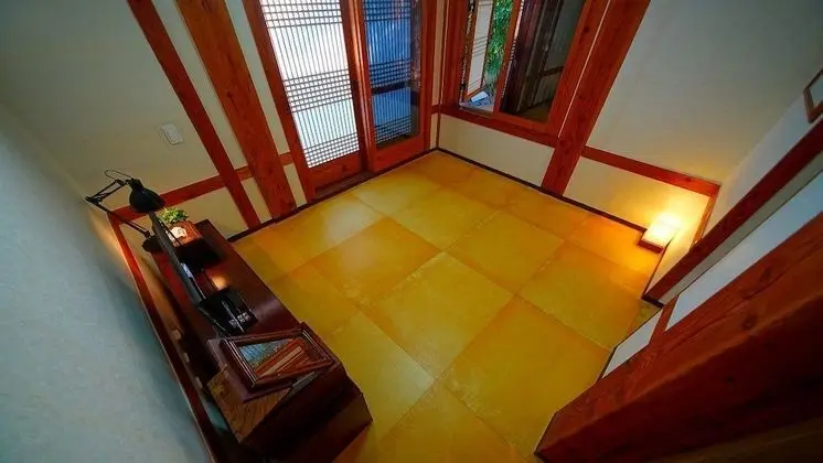 Tek Büyük Yataklı Oda, Japon Şiltesi, Sigara İçilmez, Özel Banyo (1F, Ondol- A Type)