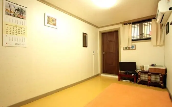Oda (Own room)