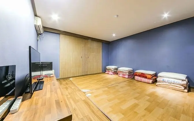 Oda (Korean-style Ondol Room)