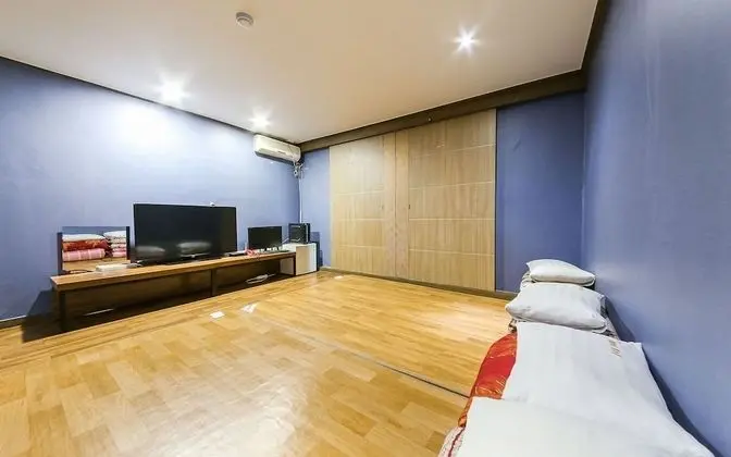 Oda (Korean-style Ondol Room)