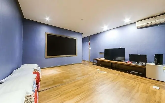 Oda (Korean-style Ondol Room)