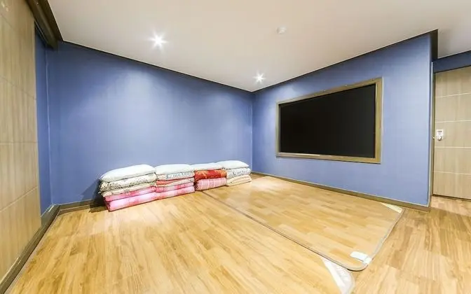 Oda (Korean-style Ondol Room)