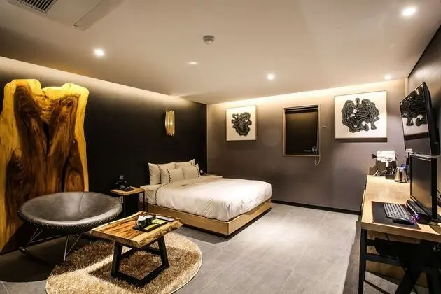 Deluxe Tek Büyük Yataklı Oda